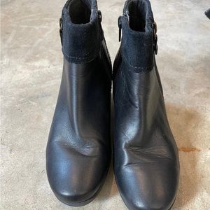 Black Clark ankle Boots with zippers on the side